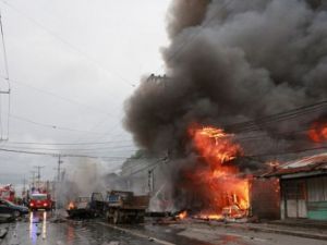 قنبلة انفجرت في سيارة عبدالباقي أجيبون، نائب عمدة مدينة إيزابيلا سيتي