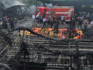 انفجار وقع بمصنع للألعاب النارية قرب العاصمة الإندونيسية