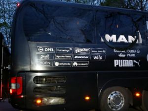 حافلة فريق بروسيا دورتموند التي تعرضت للإعتداء