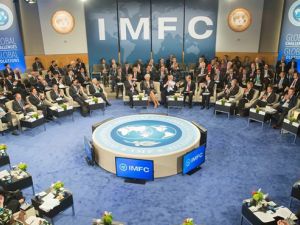 انفجار طرد بريدي ملغوم في مبنى صندوق النقد الدولي بباريس