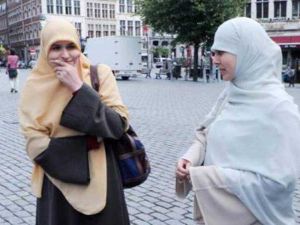 يمكن لأصحاب العمل في أوروبا، حظر الحجاب أثناء ساعات العمل