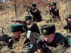 جنود من كوريا الشمالية