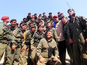 مادورو يقود مناورات في قاعدة فورت باراماكاي في شمالي البلاد