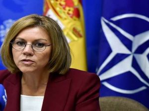 وزيرة الدفاع الإسبانية ماريا دولوريس كوسبيدال