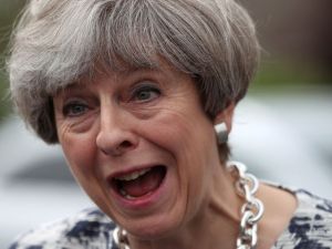 رئيسة الوزراء البريطانية تيريزا ماي