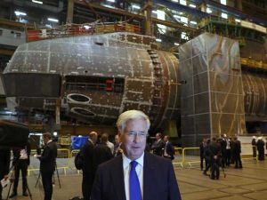  وزير الدفاع البريطاني مايكل فالون