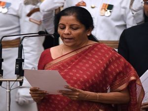 وزيرة الدفاع الهندية الجديدة نيرمالا سيتارمان