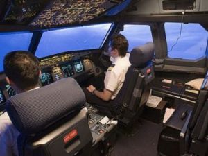 فقدان طائرة صغيرة شرق اندونيسيا وعلى متنها 10 أشخاص