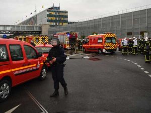 ضرب طوق أمني ونشرت تعزيزات أمنية في موقع إطلاق النار