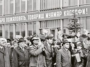 الزعيم الليبي الراحل معمر القذافي خلال زيارته للاتحاد السوفيتي سابقا