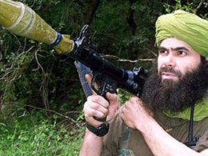 مقاتل من تنظيم القاعدة