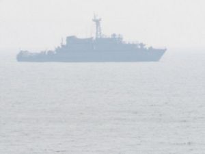 فرقاطة حديثة مزودة بتقنية التخفي رصدت قبالة ميناء راجين بكوريا الجنوبية.