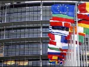 اقتراح فرنسي ألماني للتركيز على الأمن والدفاع 