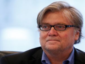  ستيف بانون المدير الجديد لحملة المرشح الجمهوري لرئاسة الولايات المتحدة دونالد ترامب