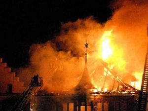 حريق في مبنى بإحدى ضواحي العاصمة ستوكهولم