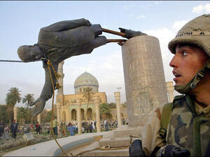 بوش: سأقول بالتأكيد بأن العالم أفضل بدون صدام حسين