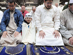 رأى المجلس الفرنسي للديانة الاسلامية ان التشبيه الذي قامت به لوبن يشكل اهانة لمسلمي فرنسا