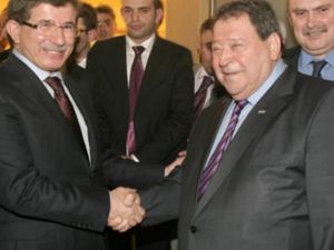 بن أليعازر يلتقي وزير الخارجية التركي -ارشيف