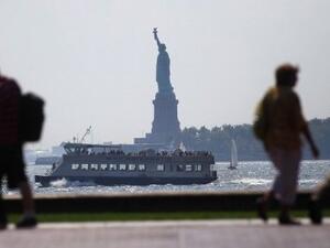 نيويورك.. رجل يضرب يهوديتين معتقدا أنهما مسلمتان
