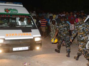 مقتل 10 أشخاص في سريلانكا بعد انهيار مكب للقمامة
