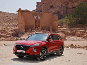 The design of the fourth generation Santa Fe connects with Hyundai’s new SUV family look.