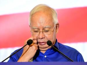 صادرت مئات الصناديق التي تحتوي على حقائب يد فاخرة ومليئة بالاموال والمجوهرات 