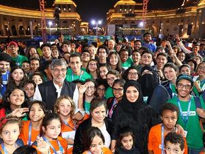 يُوثّق الفيلم حصول ساتيارثي على نوبل ومهمته النبيلة وتفانيه في النضال من أجل تسليط الضوء على محنة هؤلاء الأطفال