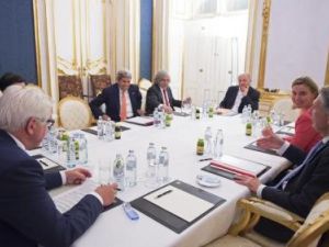 وزراء خارجية إيران والقوى الست اثناء اجتماعهم في فيينا يوم الثلاثاء
