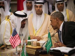 US President Barack Obama speaks with Sheikh Mohammed bin Zayed al-Nahyan (left), Crown Prince of Abu Dhabi, during the US-Gulf Cooperation Council Summit in Riyadh, on April 21, 2016. (AFP/Jim Watson) 