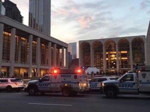 اخلاء اوبرا ميتروبوليتان في نيويورك بسبب مسحوق أبيض غامض
