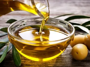 أظهر بحث جديد عن فائدة زيت الزيتون للوقاية من أمراض القلب