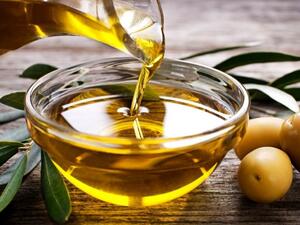 أظهر بحث جديد عن فائدة زيت الزيتون للوقاية من أمراض القلب