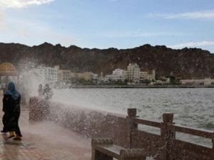 مهاجمون يطلقون النار على ناقلة نفط 