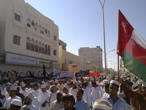 الاحتجاجات تصل العاصمة العمانية 