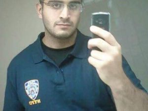 عمر متين ولد عام 1986 وعمل سابقا كحارس خاص في دار للجانحين الأحداث - تويتر