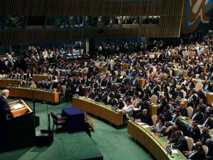 التوقيع ليس إلا مرحلة أولى. فالاتفاق لن يسري إلا بعد مصادقة برلمانات 55 بلدا - أ ف ب
