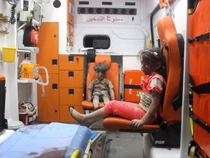 الطفل عمران يفقد أخاه