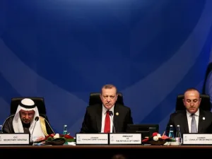 القمة الإسلامية الـ 13 تُقر إعلان اسطنبول