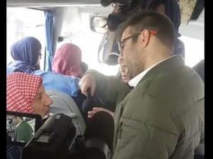 Oren Hazan of the right-wing Likud party intercepted and boarded a bus of Palestinian families traveling to Nafha prison and harassed them. [Screengrab/Oren Hazan/Facebook]