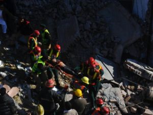 16 قتيلا في انهيار مصنع في باكستان