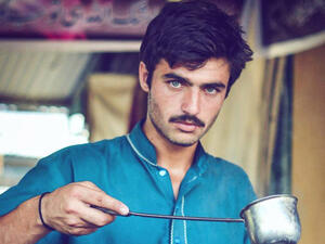 Arshad Khan has been visited by hordes of girls and landed modeling contracts since his picture was posted to Instagram. (Instagram/Jiah Ali)