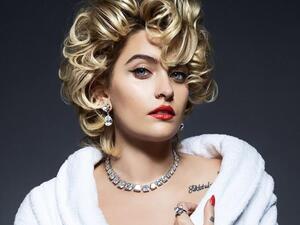 النجمة العالمية باريس جاكسون