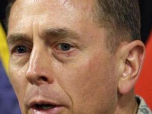 الجنرال المتقاعد ديفيد بترايوس، المدير السابق لوكالة الاستخبارات المركزية الأمريكية