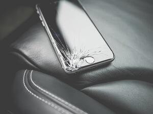 With the Samsung Galaxy S8 being covered in glass, it's not surprise that it is quite fragile. (Pexels)