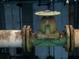 The deals between the two countries, four in total, include a memo to import and export natural and liquefied gas. (File photo)