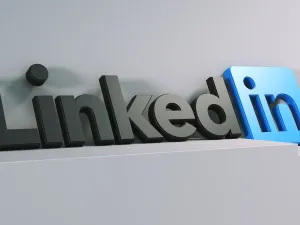 The potential to use LinkedIn and connect with business leaders in your field is both tremendous and unparalleled. (Pixabay)