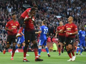 لاعبو مانشستر يونايتد يحتفلون بهدف بوغبا