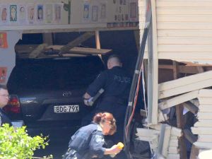 مقتل تلميذين وإصابة 20 جراء اصطدام سيارة بمدرسة في سيدني
