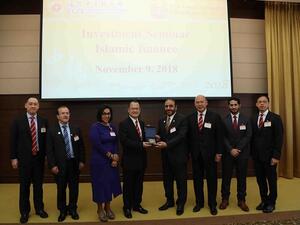 Participants commend Dubai’s bid to become global capital of Islamic economy.