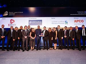DP World’s finance team receiving the ‘Investment Grade Bond/Sukuk Deal of the Year’ at the 2016 Bonds, Loans & Sukuk Middle East Awards in Dubai recently